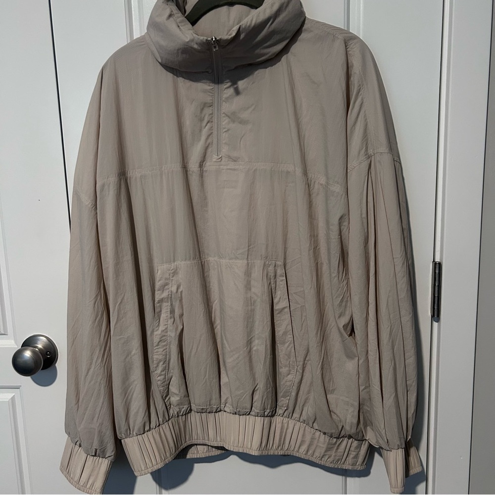 Athleta Women’s Taupe Tan Windbreaker Jacket Medium